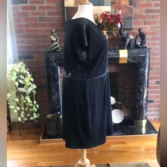 City Chic Women’s Black Short Sleeve Spliced Faux Leather Knee Length Dress - Picture 5 of 16